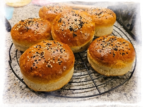 Hamburgerbrötchen – die perfekten Brioche Burger Buns