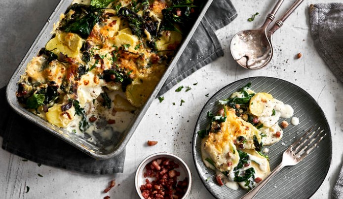 Kartoffelgratin mit Spinat und Speck