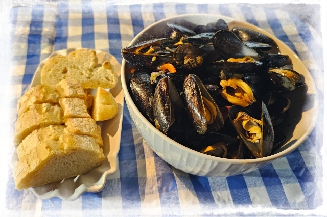 Mediterranes Miesmuscheln Rezept mit Chorizo