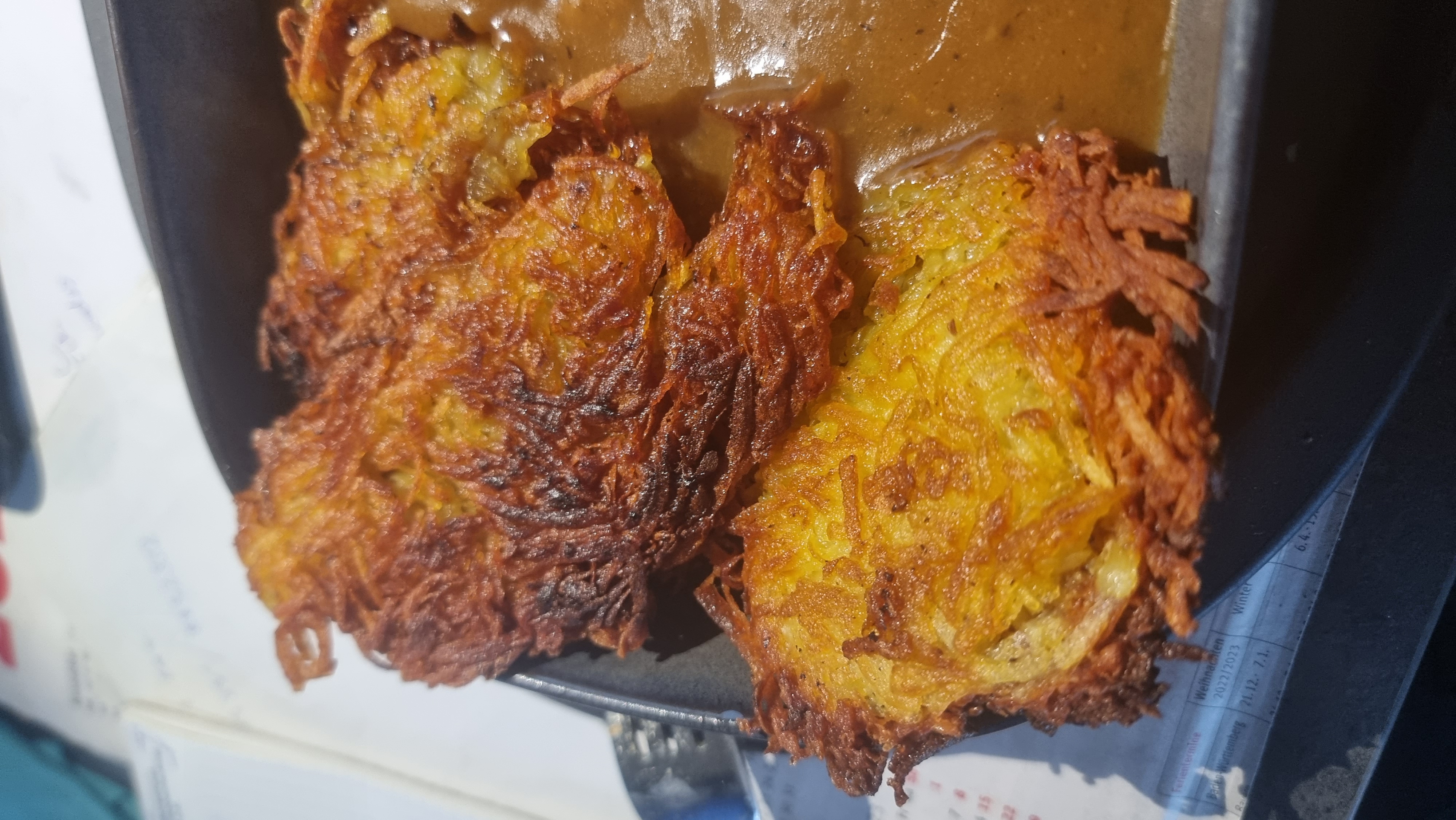Schweizer Rösti aus rohen Kartoffeln